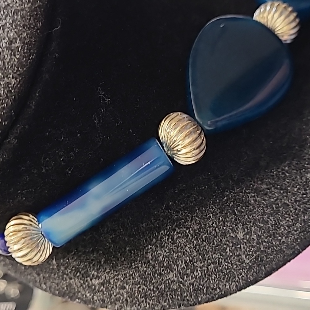 Hand crafted blue fire agate and lapis necklace - Picture 4 of 4